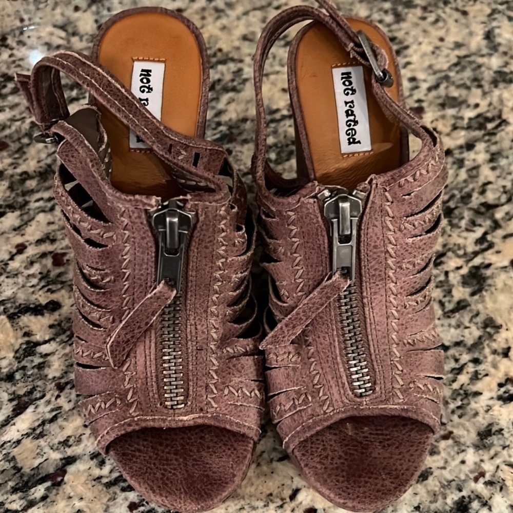 Wedge - Picture 4 of 4